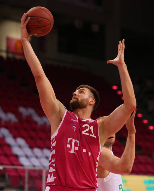 串联中前场 串联中前场